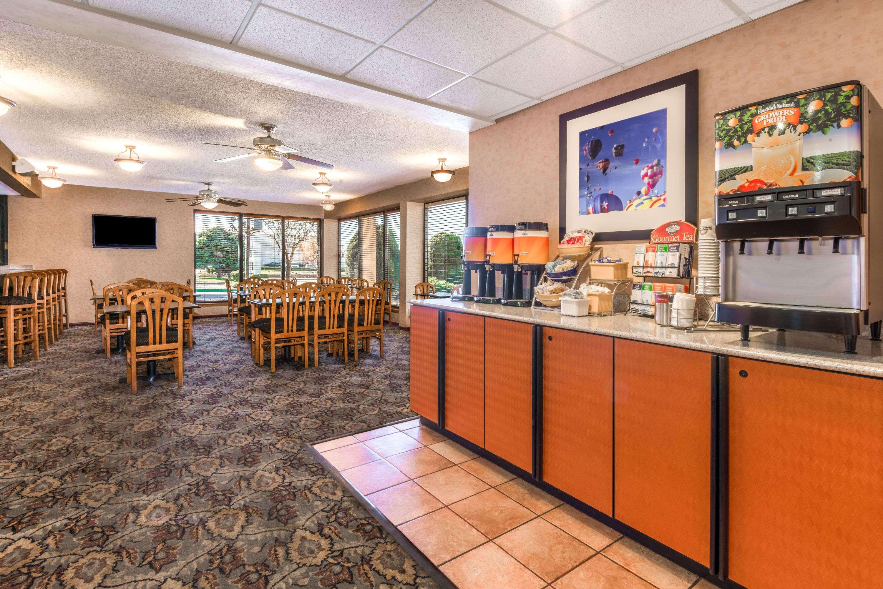 Days Inn & Suites By Wyndham Albuquerque North Екстер'єр фото