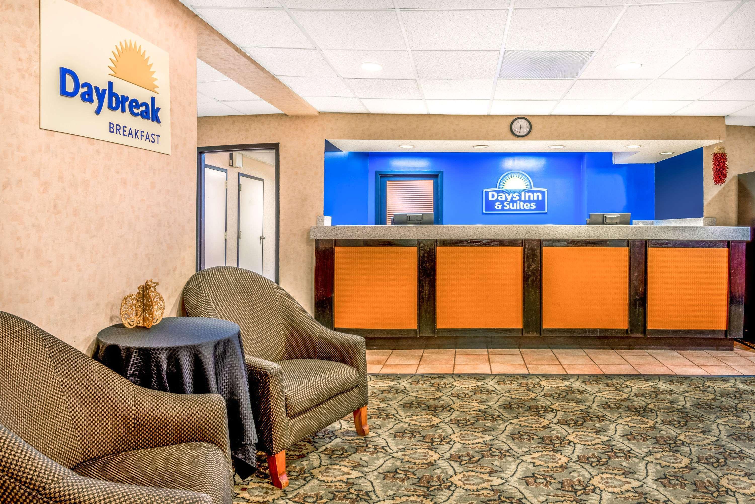 Days Inn & Suites By Wyndham Albuquerque North Екстер'єр фото