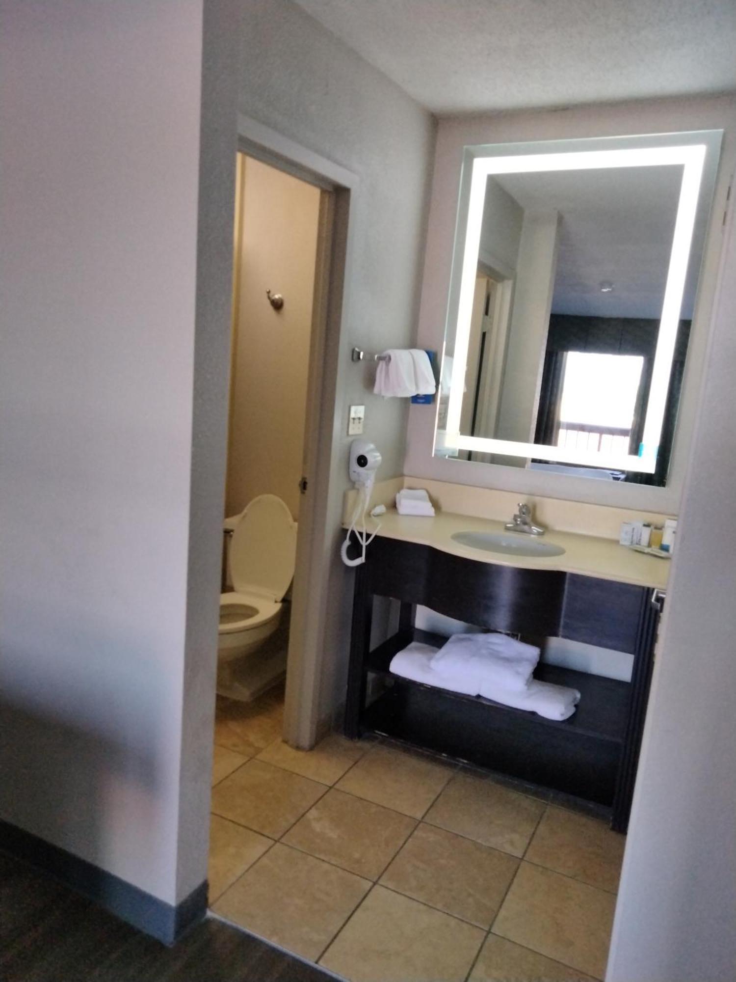 Days Inn & Suites By Wyndham Albuquerque North Екстер'єр фото