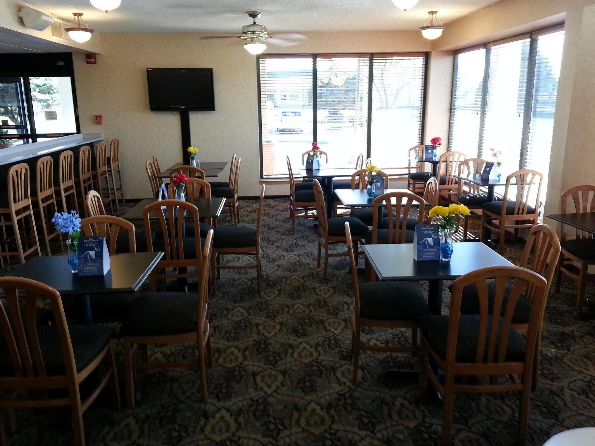 Days Inn & Suites By Wyndham Albuquerque North Екстер'єр фото